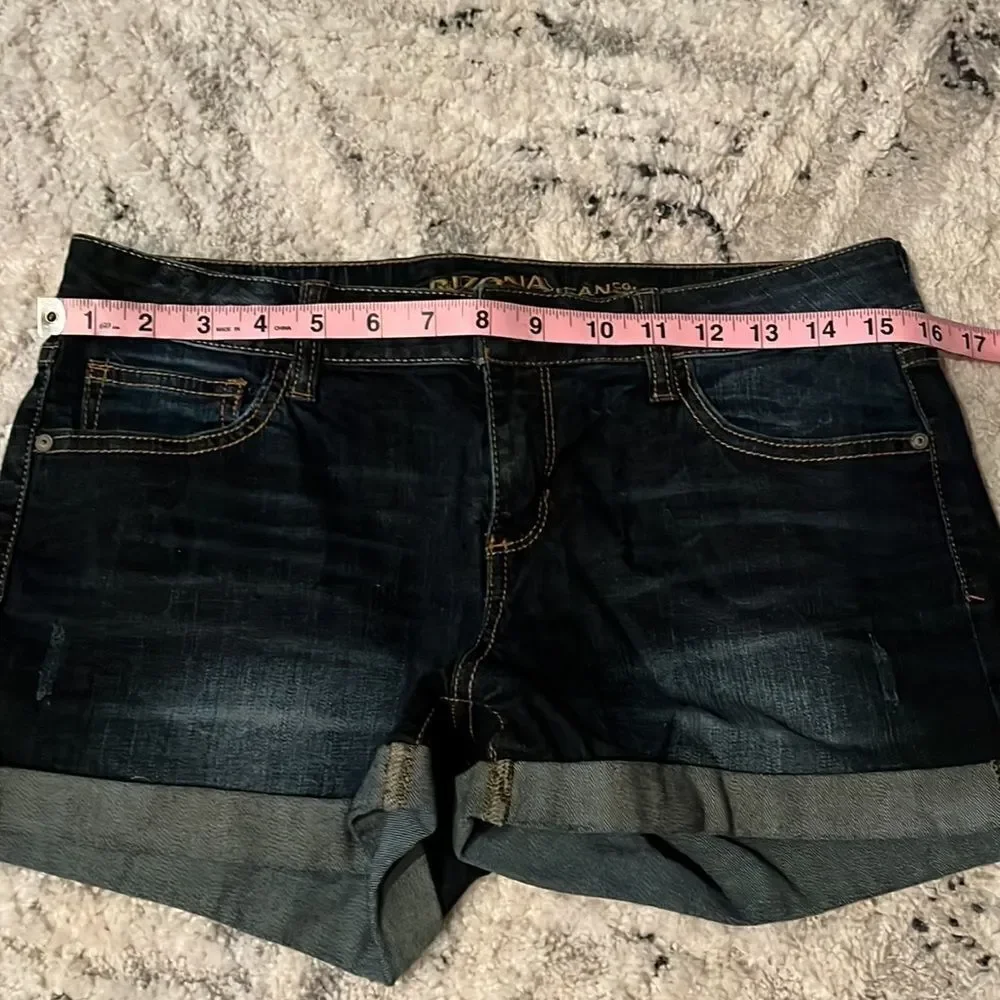 Dark blue Jean shorts women’s size 7